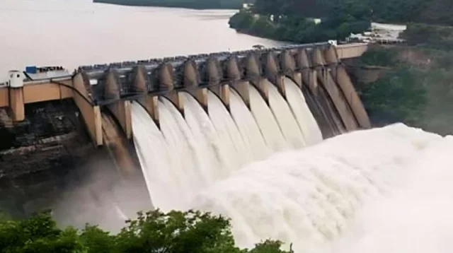 ফারাক্কা বাঁধের গেট খোলার পর বাংলাদেশের পানির স্তর উল্লেখযোগ্যভাবে বেড়েছে