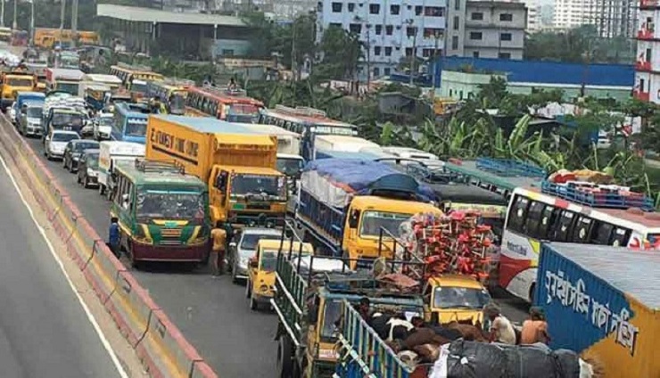 চট্টগ্রাম-ঢাকা মহাসড়কে ১৪ কিলোমিটার দীর্ঘ যানজট