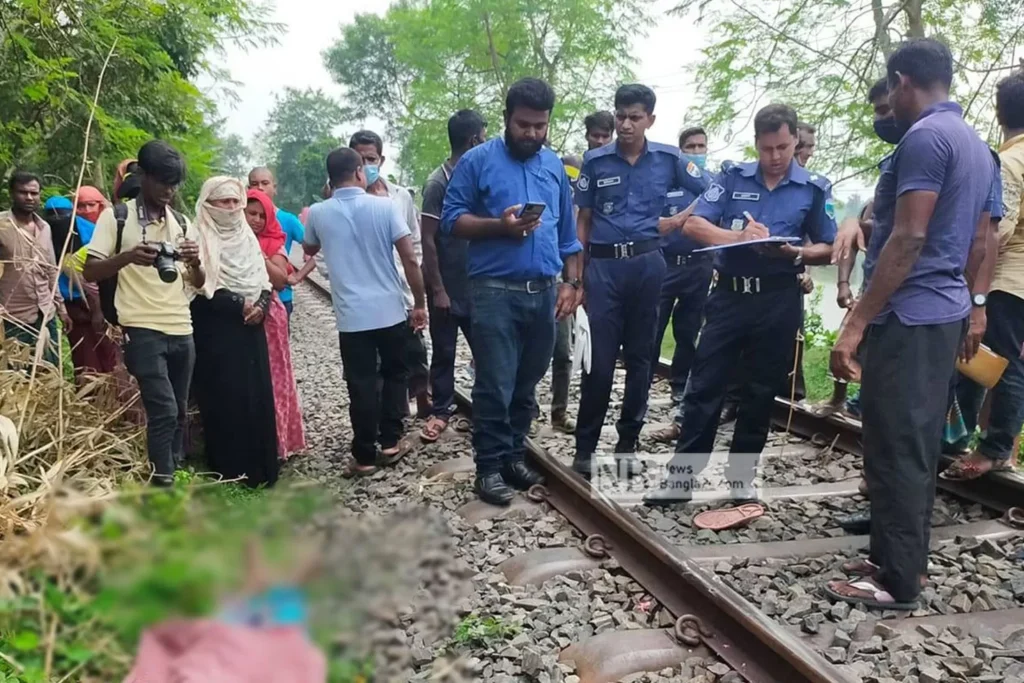 মুঠোফোনে কথা বলতে গিয়ে, ট্রেনে কাটা পড়ে মৃত্যু